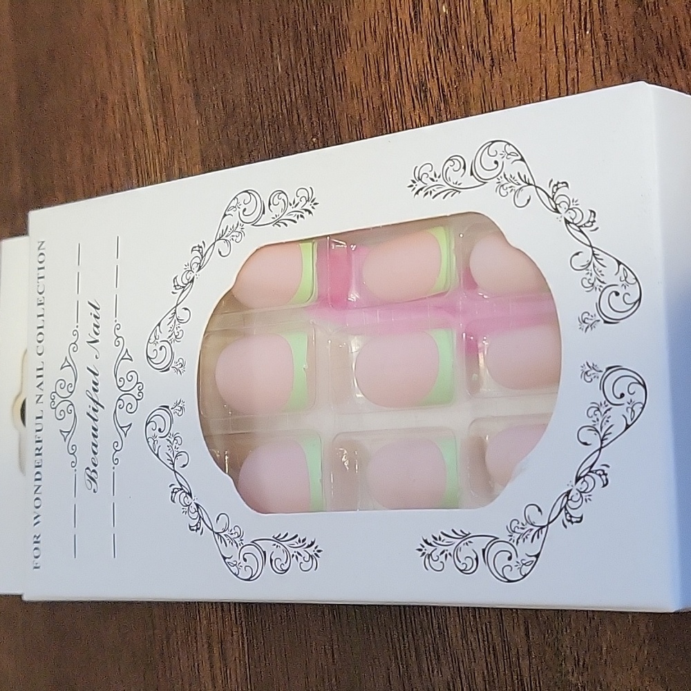 Beautiful Nails Pink with Light green trim